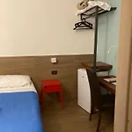 Bella Napoli Trattoria Pizzeria בית הארחה לה ספציה