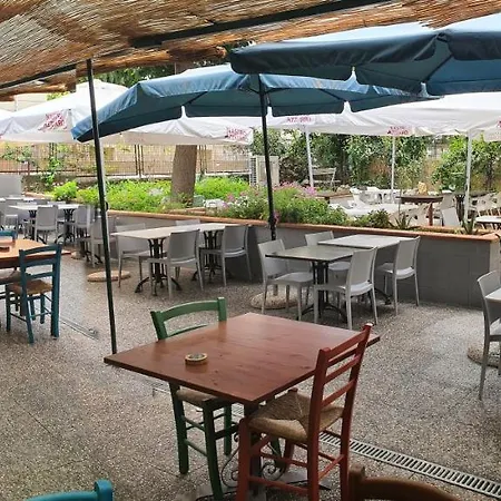 Bella Napoli Trattoria Pizzeria Pensión
