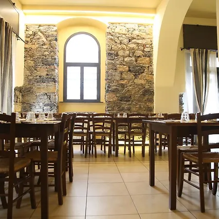 Pensión Bella Napoli Trattoria Pizzeria La Spezia