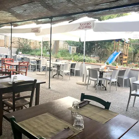 ベッラ ナポリ トラットリア ピッツェリア 3* ラ・スペツィア