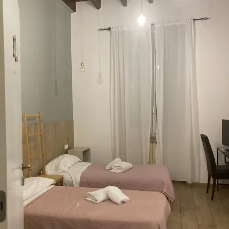 招待所 美丽那不勒斯旅馆及意大利比萨饼餐厅 3*
