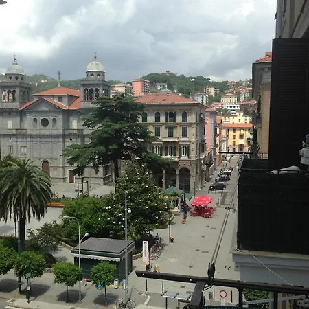 ベッラ ナポリ トラットリア ピッツェリア