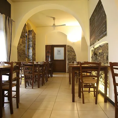 ゲストハウス ベッラ ナポリ トラットリア ピッツェリア