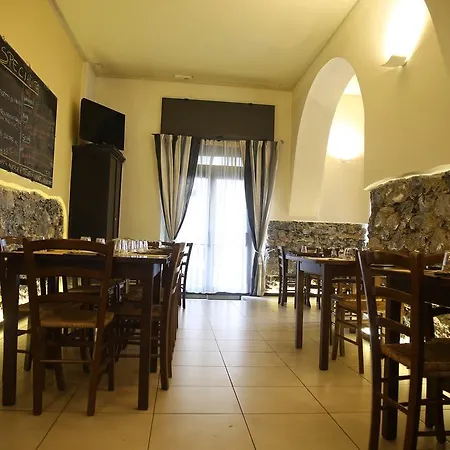 ゲストハウス ベッラ ナポリ トラットリア ピッツェリア 3*