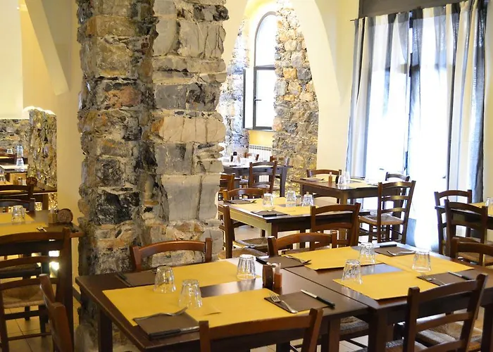 Bella Napoli Trattoria Pizzeria 3*