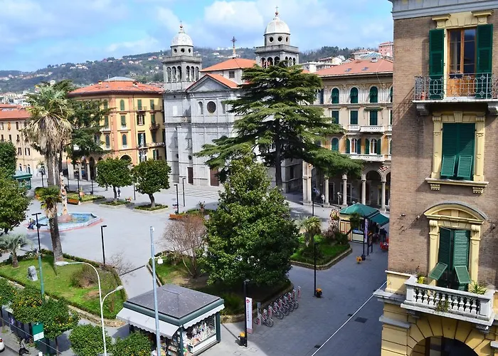 Πανσιόν Bella Napoli Trattoria Pizzeria Λα Σπέτσια